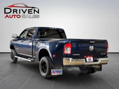 Patriot Blue Pearlcoat 2019 RAM 3500 Lone Star Crew Cab 4x4 8' Box