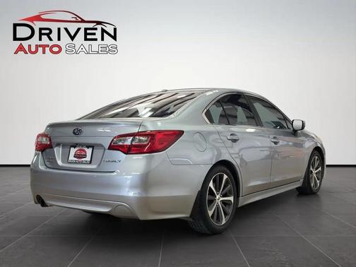 Ice Silver Metallic 2015 Subaru Legacy Limited