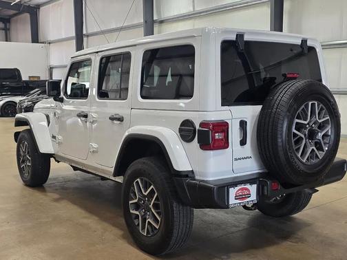 Bright White Clearcoat 2025 Jeep Wrangler 4-Door Sahara 4x4