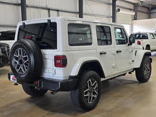 Bright White Clearcoat 2025 Jeep Wrangler 4-Door Sahara 4x4