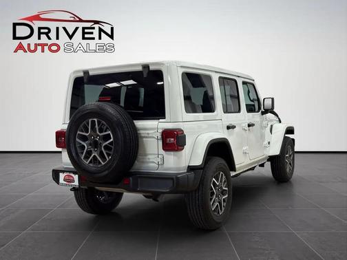 Bright White Clearcoat 2025 Jeep Wrangler 4-Door Sahara 4x4