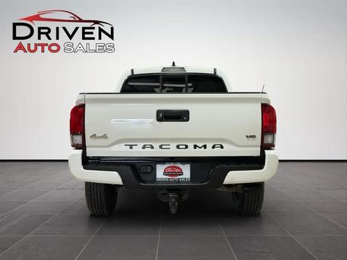 White 2022 Toyota Tacoma SR