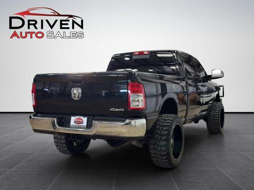 2020 RAM 2500 Tradesman Crew Cab 4x4 6'4' Box