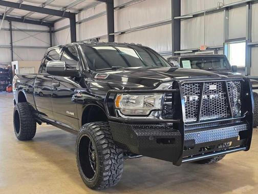 2020 RAM 2500 Tradesman Crew Cab 4x4 6'4' Box