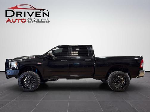 2020 RAM 2500 Tradesman Crew Cab 4x4 6'4' Box
