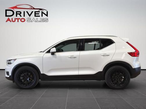 2022 Volvo XC40 T5 Inscription