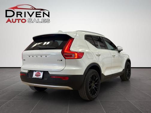 2022 Volvo XC40 T5 Inscription