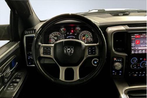 2017 RAM 1500 Limited Crew Cab 4x4 5'7' Box