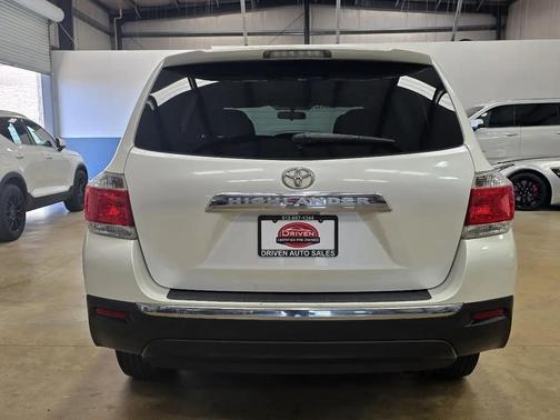Blizzard Pearl 2011 Toyota Highlander SE