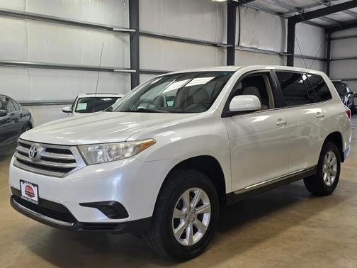 Blizzard Pearl 2011 Toyota Highlander SE SUV