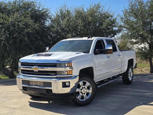 Summit White 2019 Chevrolet Silverado 2500 LTZ