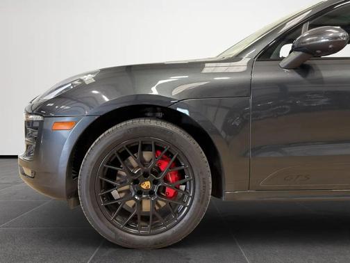 Volcano Grey Metallic 2017 Porsche Macan Macan GTS