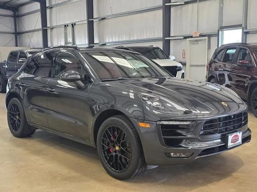 Volcano Grey Metallic 2017 Porsche Macan Macan GTS