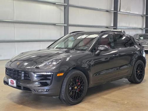 Volcano Grey Metallic 2017 Porsche Macan Macan GTS