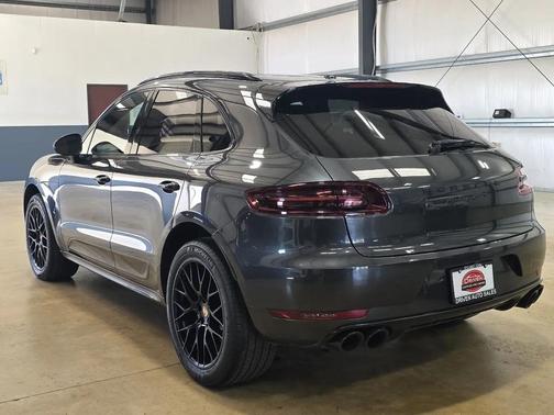 Volcano Grey Metallic 2017 Porsche Macan Macan GTS