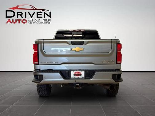 Sterling Gray Metallic 2024 Chevrolet Silverado 2500 High Country