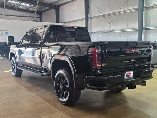 2025 GMC Sierra 2500 AT4