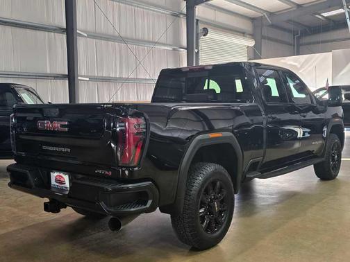 2025 GMC Sierra 2500 AT4
