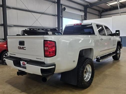White Frost Tricoat 2018 GMC Sierra 3500 Denali
