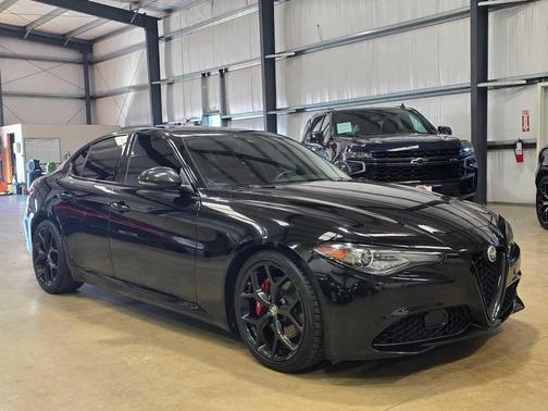 2020 Alfa Romeo Giulia Base