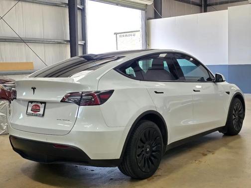 Pearl White Multi-Coat 2021 Tesla Model Y Long Range Dual Motor All-Wheel Drive