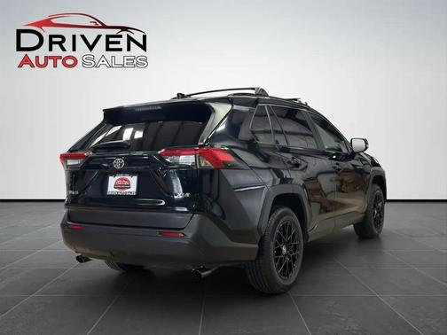 Midnight Black Metallic 2019 Toyota RAV4 XLE