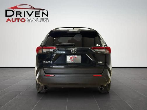 Midnight Black Metallic 2019 Toyota RAV4 XLE