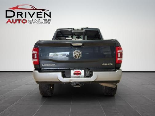 2020 RAM 2500 Laramie Crew Cab 4x4 6'4' Box