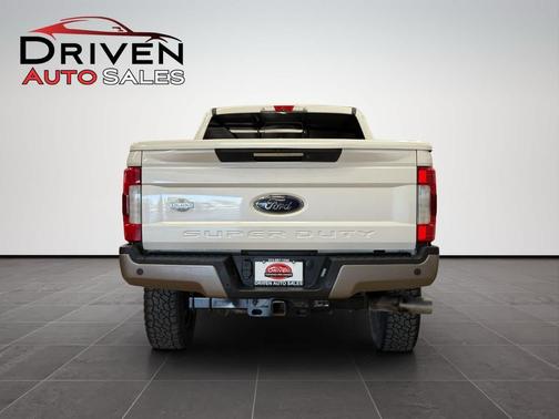 White Platinum Metallic Tri-Coat 2019 Ford F-250 King Ranch