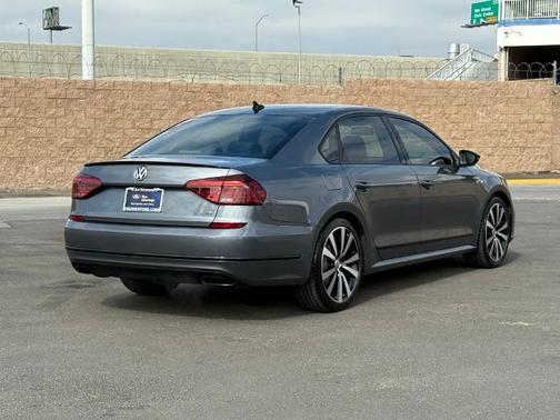 2018 Volkswagen Passat GT