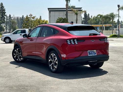 2024 Ford Mustang Mach-E SELECT