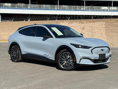 2024 Ford Mustang Mach-E PREMIUM