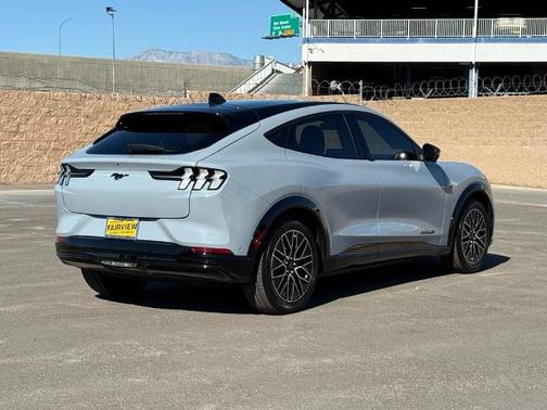 2024 Ford Mustang Mach-E PREMIUM