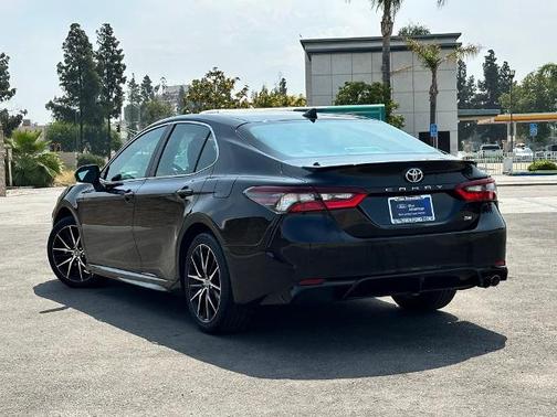 2022 Toyota Camry SE