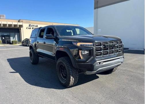 2023 GMC Canyon AT4