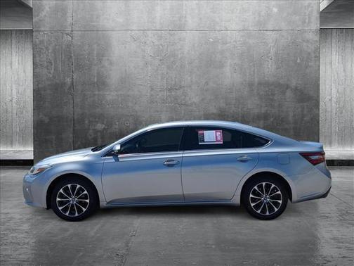 2017 Toyota Avalon XLE