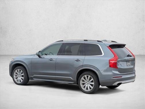 2018 Volvo XC90 T6 Momentum