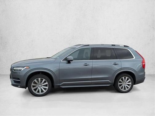 2018 Volvo XC90 T6 Momentum