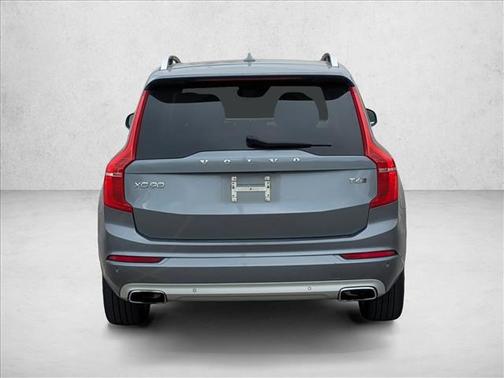 2018 Volvo XC90 T6 Momentum