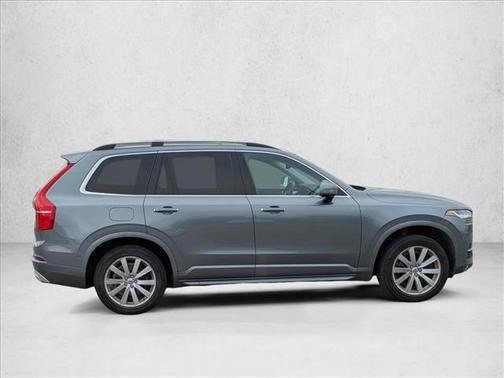 2018 Volvo XC90 T6 Momentum
