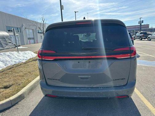 2025 Chrysler Pacifica Limited