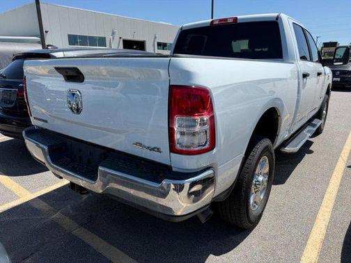 Bright White Clearcoat 2024 RAM 2500 Big Horn Crew Cab 4x4 6'4' Box