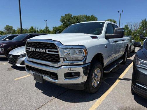 Bright White Clearcoat 2024 RAM 2500 Big Horn Crew Cab 4x4 6'4' Box