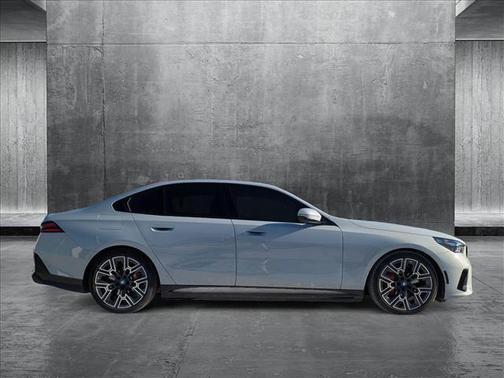 2024 BMW i5 eDrive40