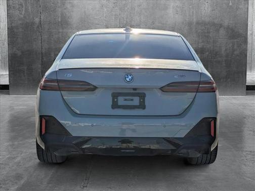 2024 BMW i5 eDrive40