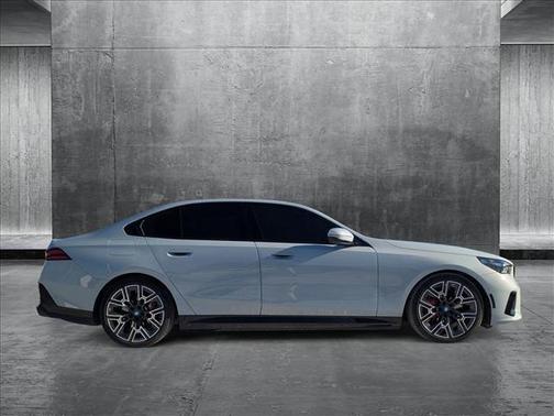 2024 BMW i5 eDrive40