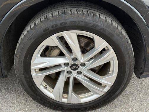 2023 Audi Q7 55 Premium Plus