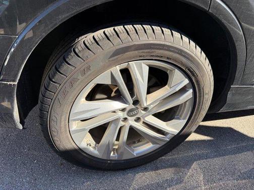 2023 Audi Q7 55 Premium Plus