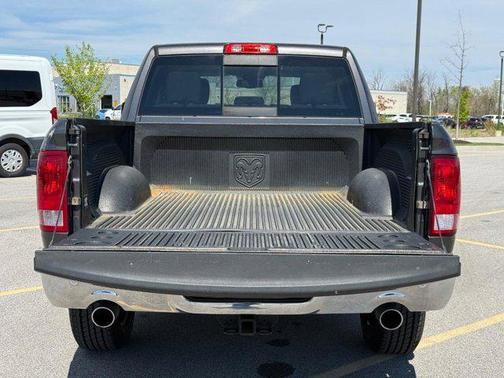 Granite Crystal Metallic Clearcoat 2016 RAM 1500 Big Horn