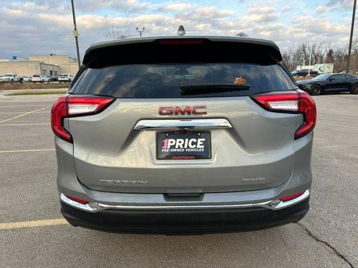 2024 GMC Terrain SLT